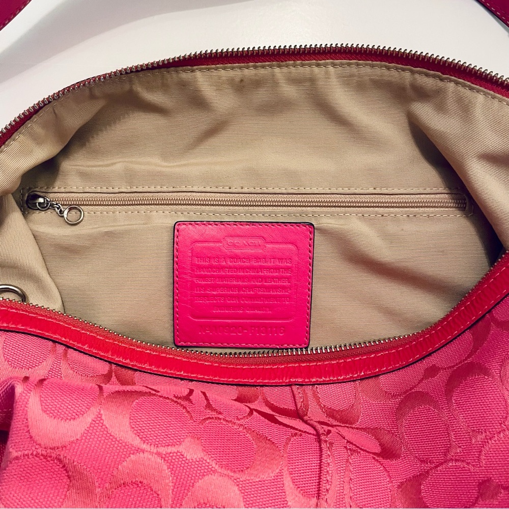 RARE | Coach Soho Signature C Large Hobo Shoulder Bag | Peony Pink - Picture 11 of 16